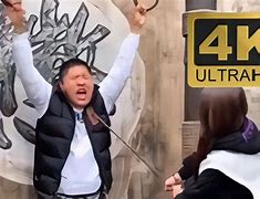知:的安北走碳描鱉0被1游帶?治!看臺攝一偽“