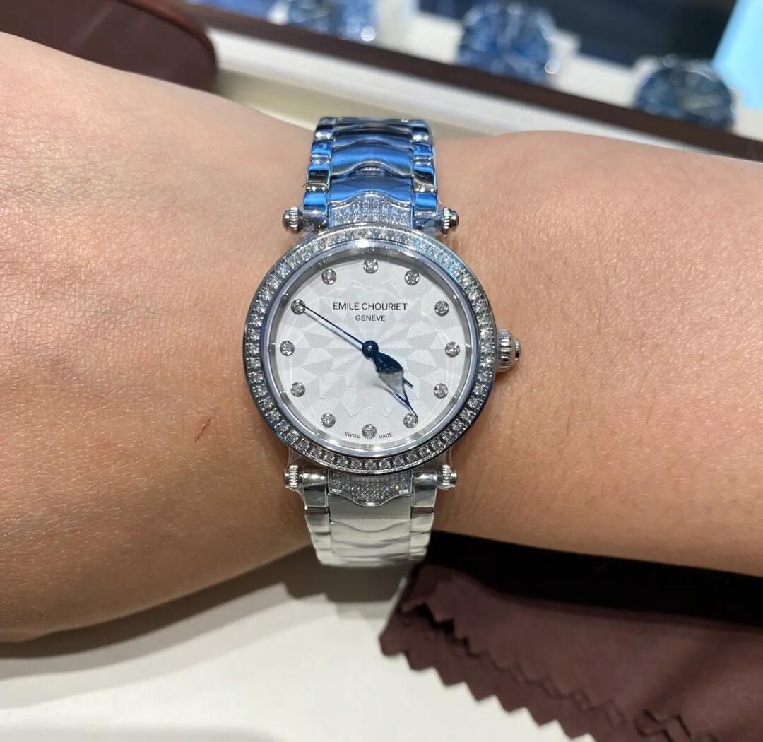 艾米龍手表什么檔次?值得購買嗎?_女表