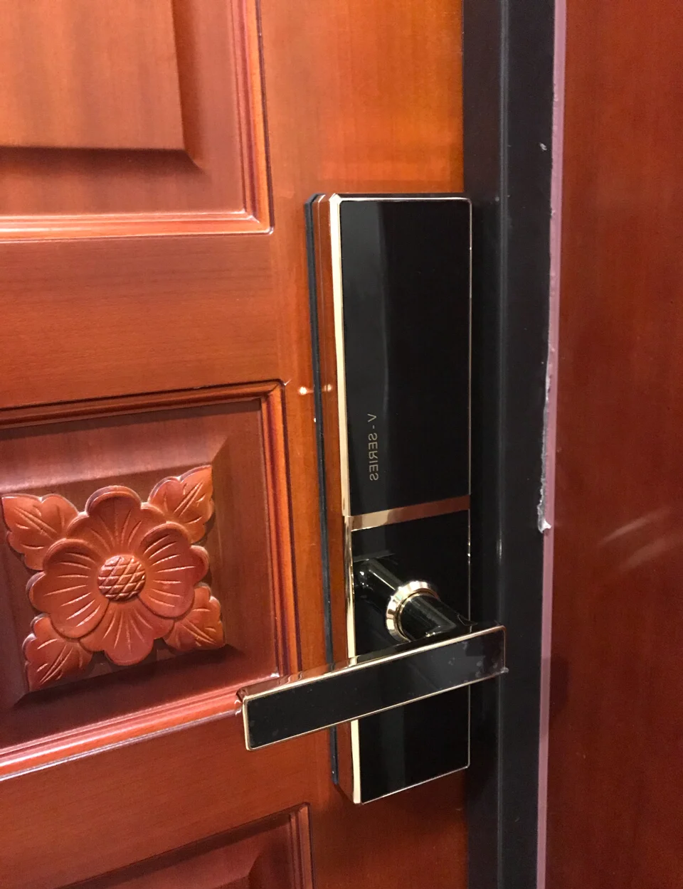 牢彬