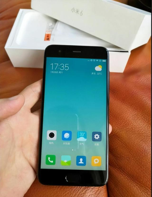 小米6安卓手機怎么樣小米6手機,裂了。