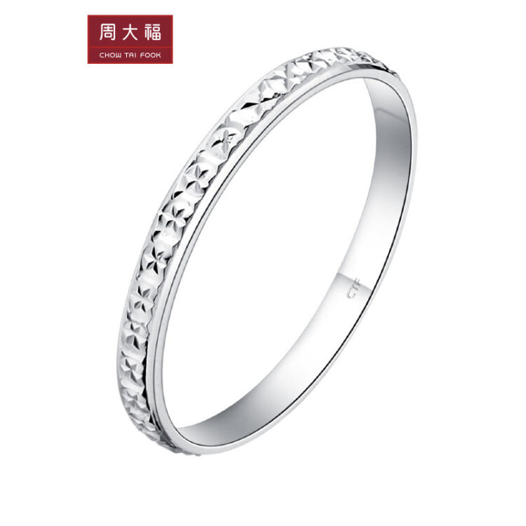 周大福銀戒指怎么樣很潮流的設計蛇形的