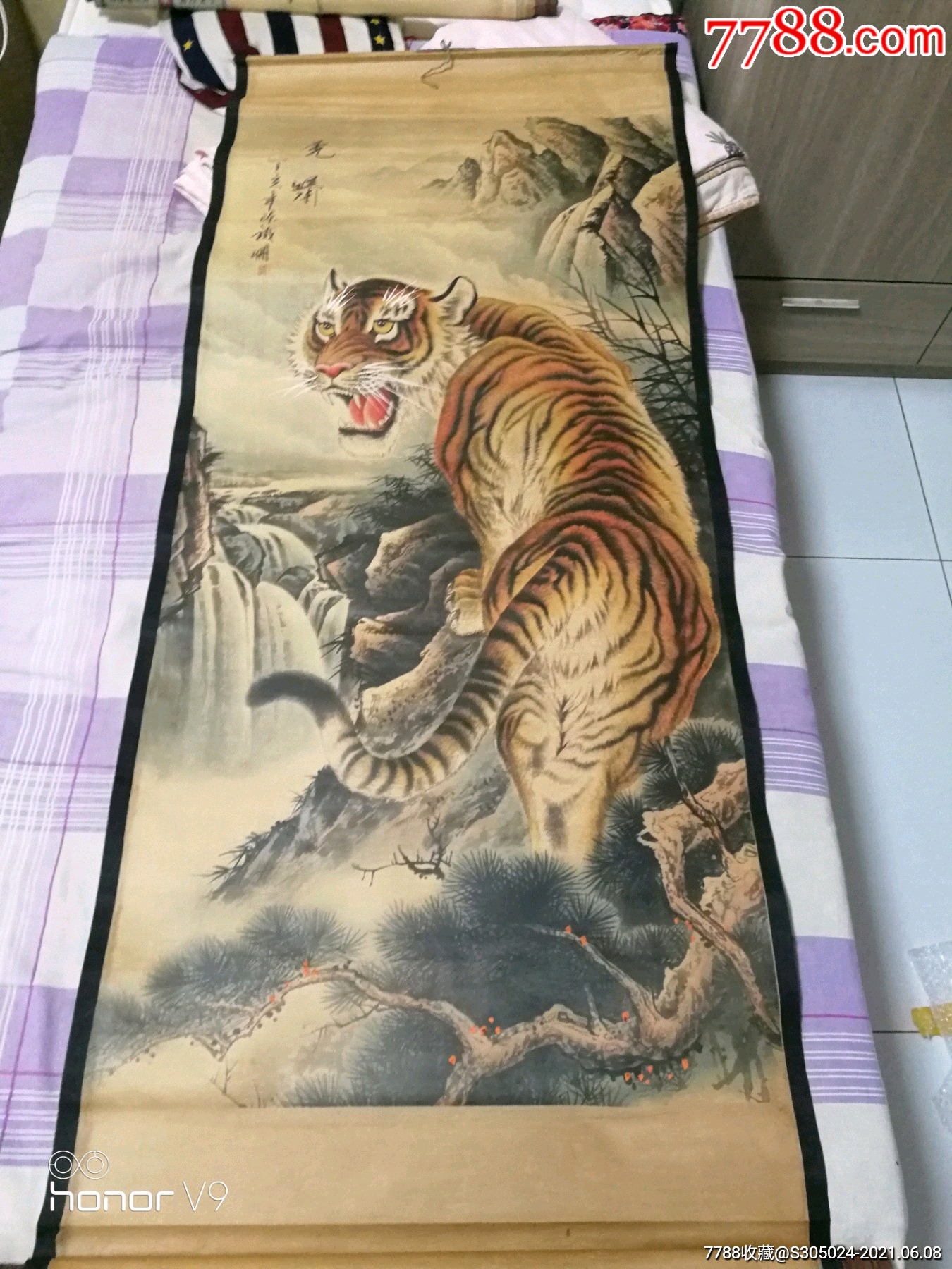 生肖屬虎的人客廳裝飾畫掛什么合適