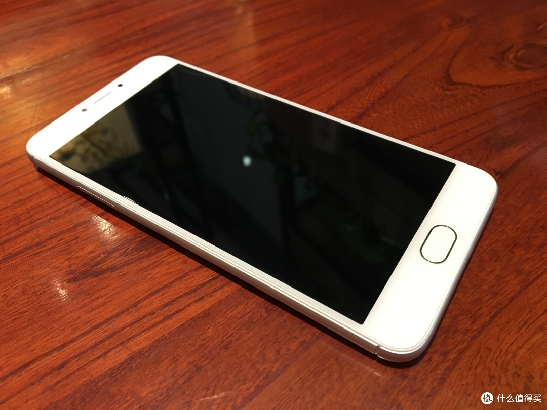 魅族(MEIZU)魅藍3全網通手機整體外觀評測