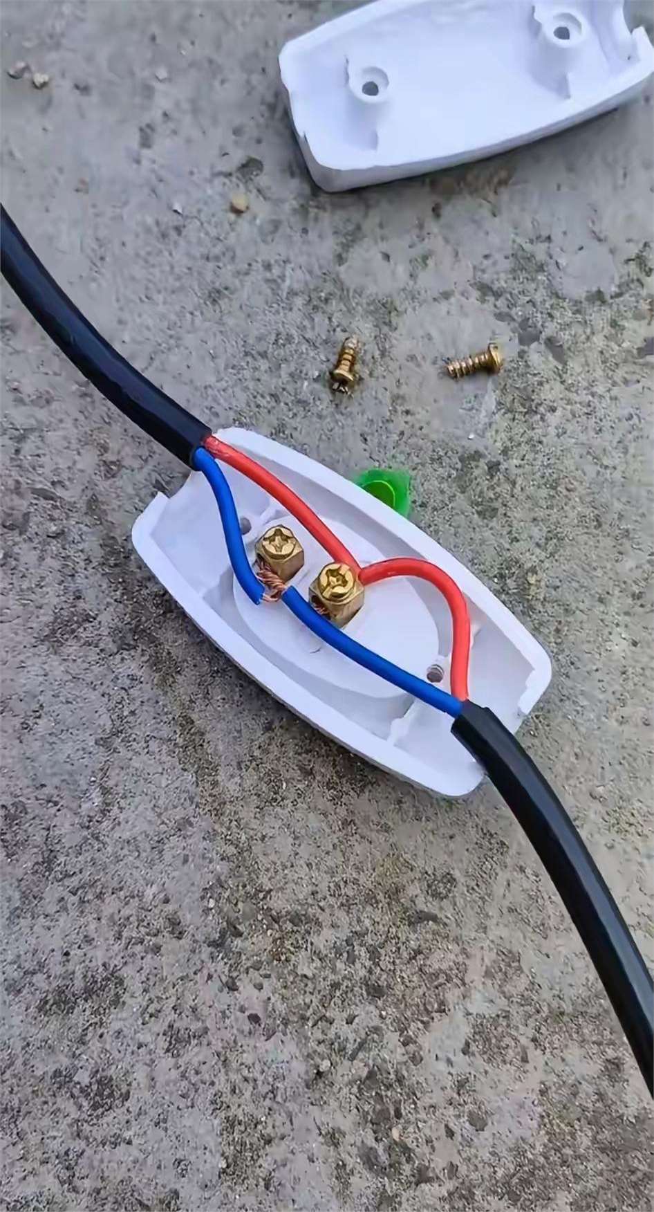 電餅鐺開關接法是什么