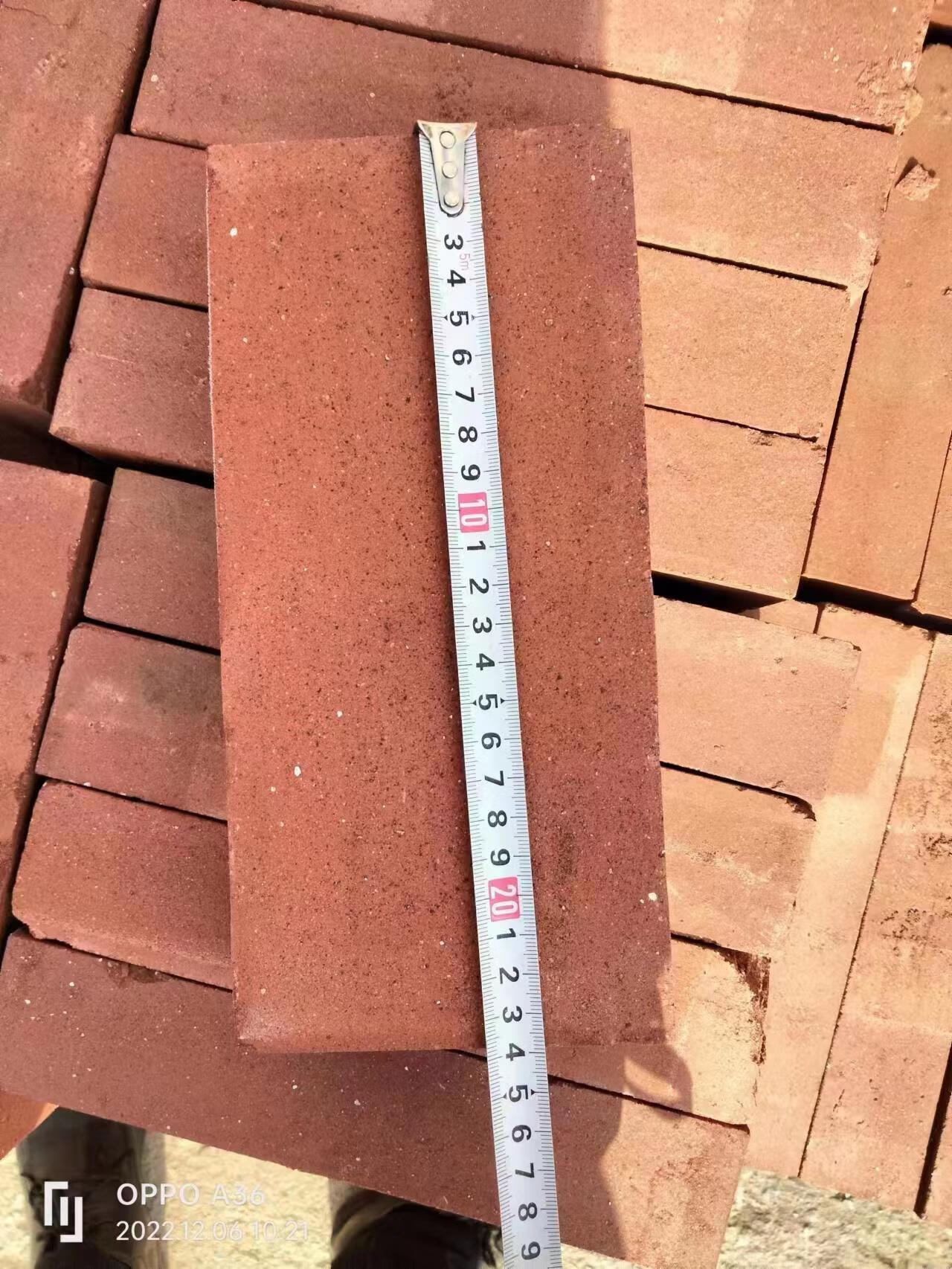 請問多孔磚一塊多少錢_瓷磚石材