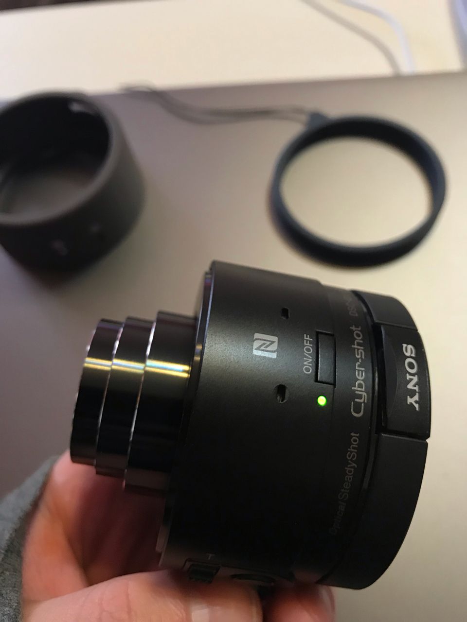 QX10整體外觀:小巧輕便_索尼QX10_數碼影像評測
