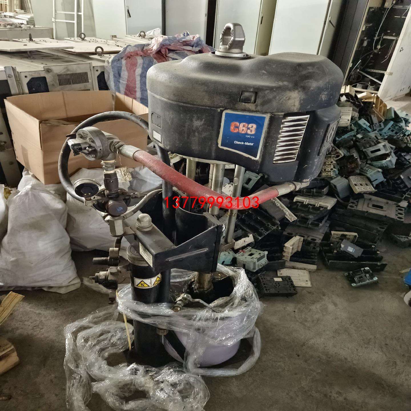 固瑞克汽車玻璃涂膠泵200L壓盤泵C68供膠泵系統視頻