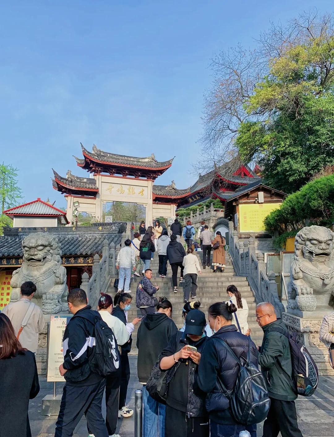 雞鳴寺求什么靈驗?求姻緣事業財運準的地方在哪?