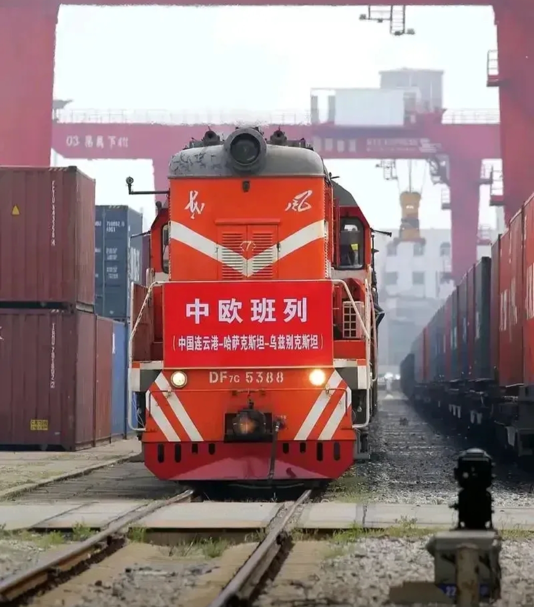 青島到俄羅斯羅斯托夫鐵路運輸中俄集裝箱班列視頻