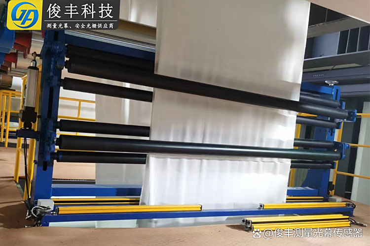 幅寬測(cè)量光幕實(shí)時(shí)測(cè)量產(chǎn)品寬度精度±1mm支持多屏顯示視頻