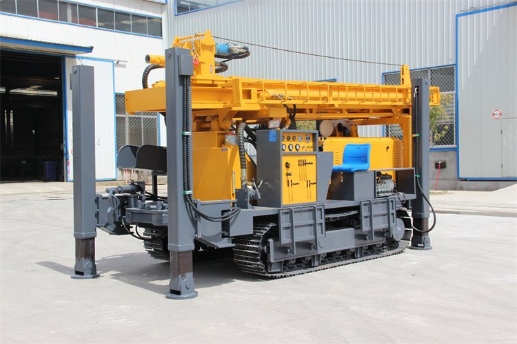 200米深水井鉆機(jī)XY-200型自行式履帶底盤家用打井鉆井機(jī)設(shè)備