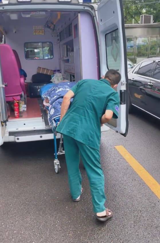 合肥救護(hù)車出租長(zhǎng)途120異地運(yùn)送病人運(yùn)送到達(dá)各地視頻