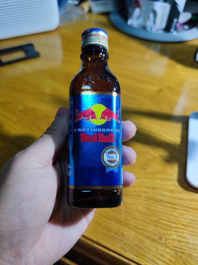 泰國(guó)紅牛一手貨源進(jìn)口飲料泰國(guó)玻璃瓶紅牛150ml大量