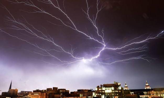 雷電放電是什么特點(diǎn)
