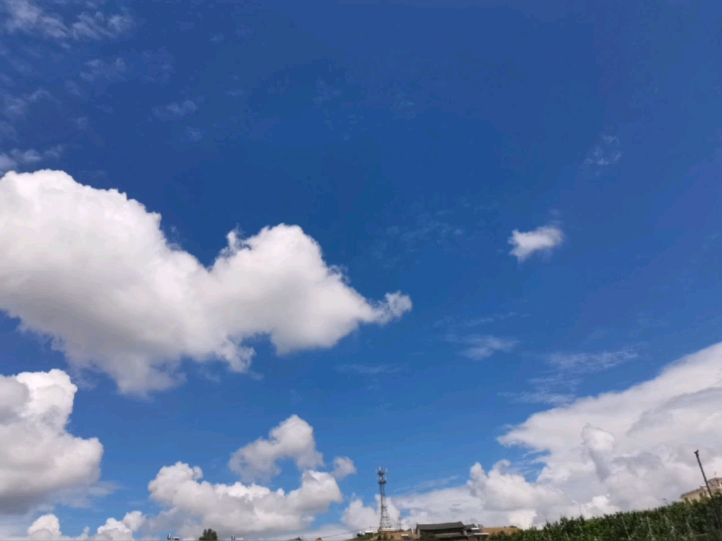 蔚藍的天空是什么歌詞歌名呢