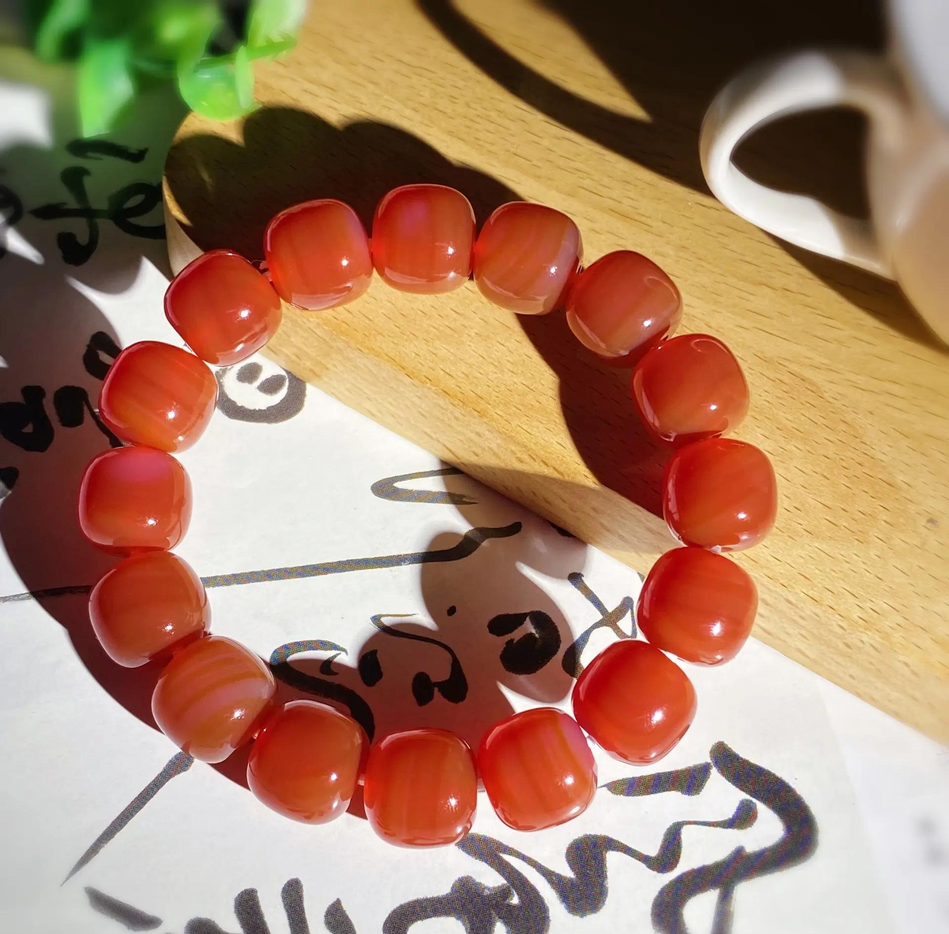 櫻桃紅是什么顏色的圖片