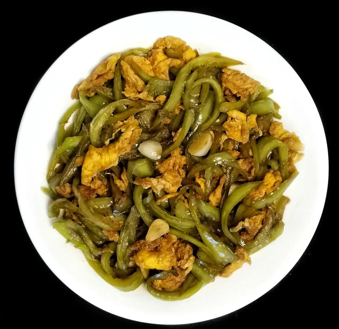 東北菜干豆腐炒尖椒的做法